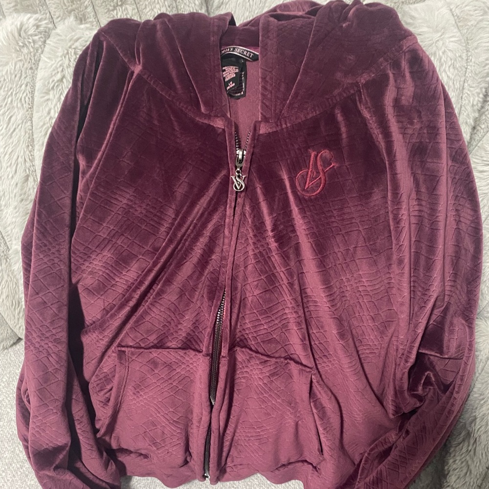 VICTORIAS SECRET VELOUR ZIP UP